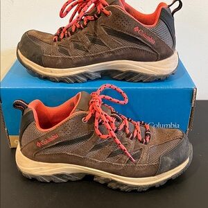 Columbia Women’s Crestwood Hiking Shoes in Brown with Pink Laces Size 8.5